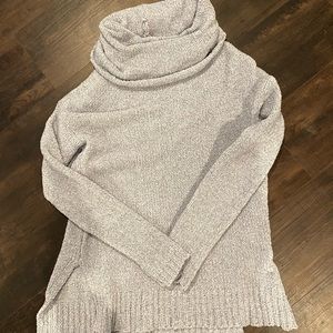 BB DAKOTA FUZZY TURTLE NECK